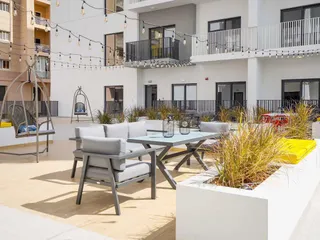 Sun Point Dubai в Dubai Production City