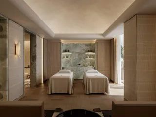 Four Seasons в Dubai International Financial Centre