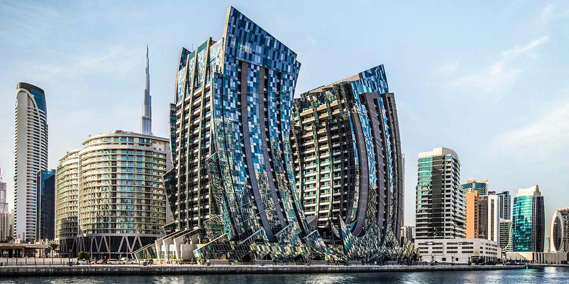 Элитный жилой комплекс PAGANI Tower с уникальным дизайном и видом на водный канал и небоскреб Бурдж-Халифа, Business Bay, Дубай, ОАЭ