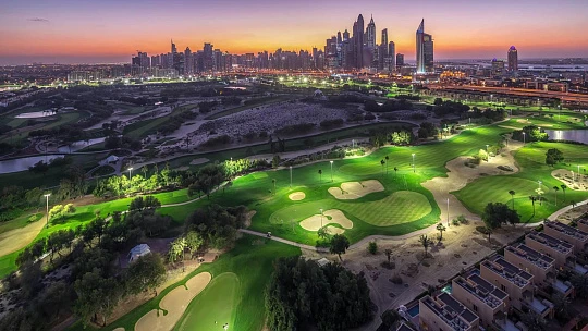 Новая резиденция Golf Views Seven City с бассейнами, торговым центром и коворкингом, JLT, Дубай, ОАЭ