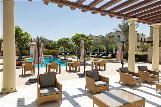 Закрытая резиденция Mushrif Village с бассейнами, садами и клубом, Mirdif, Дубай, ОАЭ